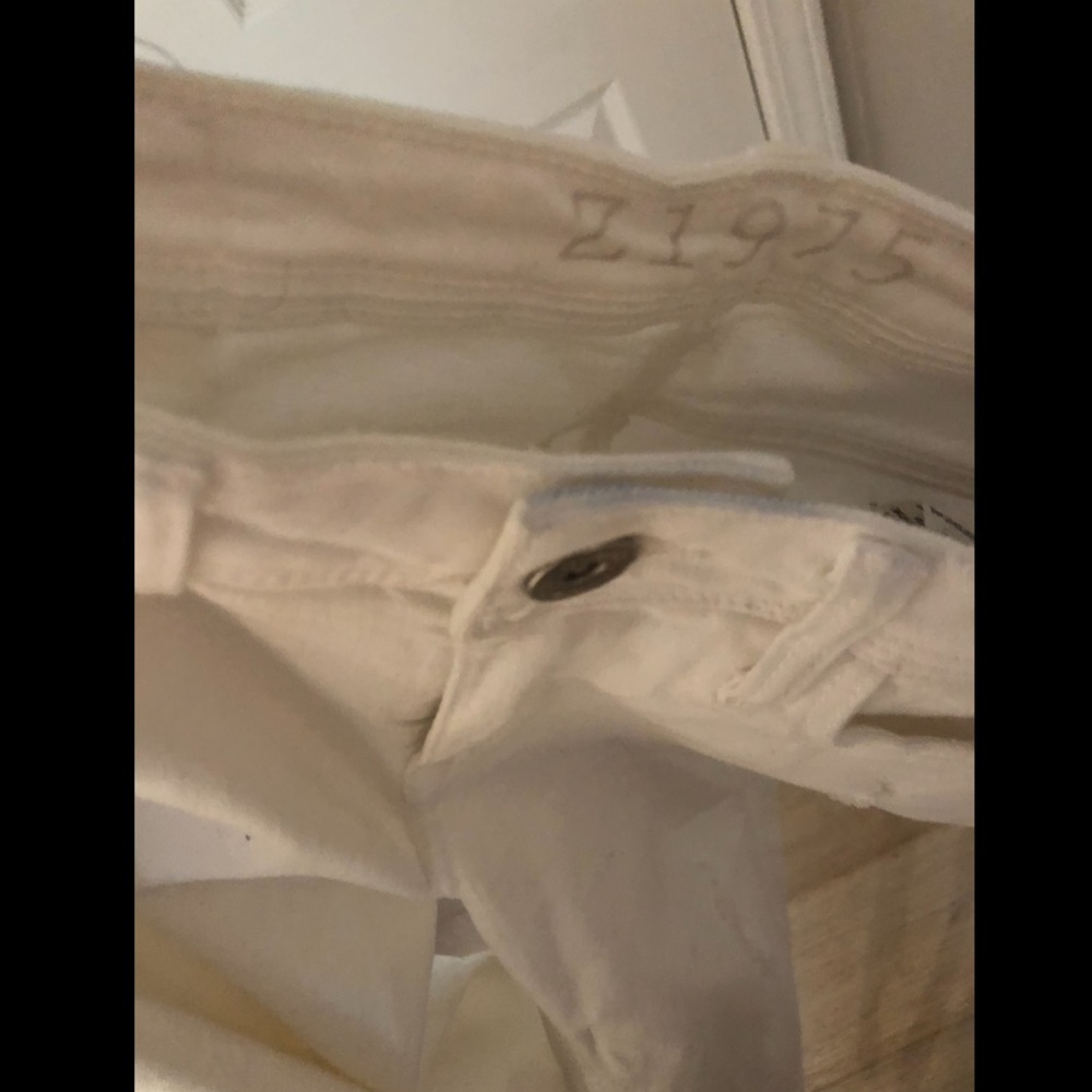 ZARA mid-rise white jeans - Picture 5 of 5